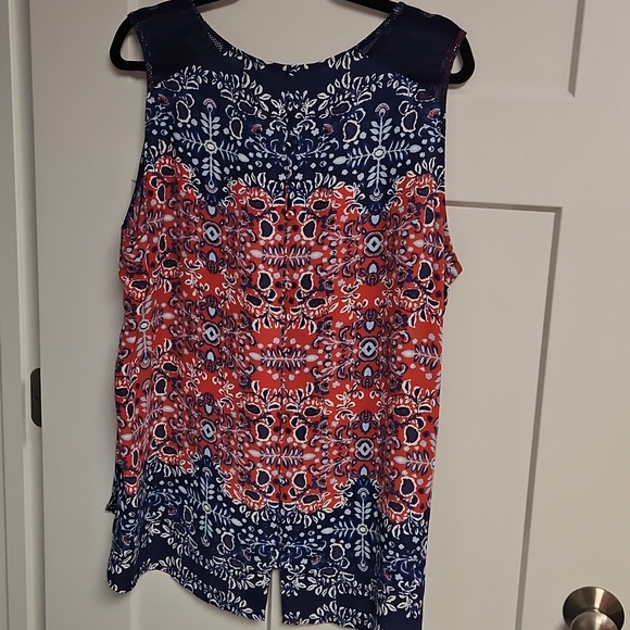 Sleeveless Navy and Coral Printed Tank Top - Picture 3 of 4